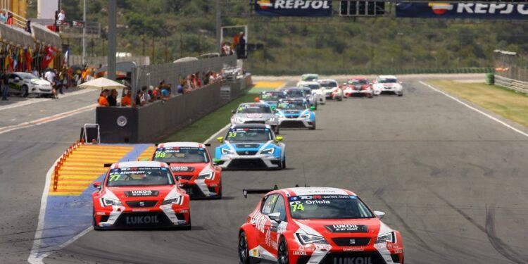 Fin de semana de carreras en Cheste con entrada gratuita al paddock y a la tribuna de boxes