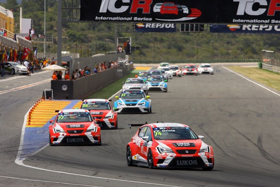 Fin de semana de carreras en Cheste con entrada gratuita al paddock y a la tribuna de boxes