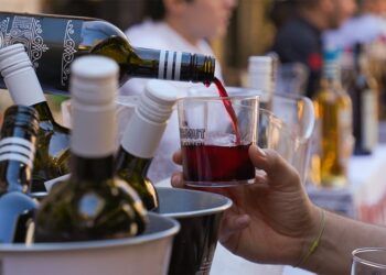 La ruta vermutera de ‘Un vermut i mo n’anem’ llega este próximo sábado al barrio de Ruzafa