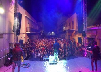 Orquestas, tributos, discomóviles y conciertos gratis inundan pueblos de Valencia en septiembre