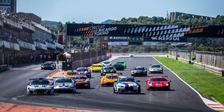 Entrada gratuita en Cheste por la Copa Saxo, la TCR y el Campeonato de España de GT y Resistencia