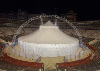 La magia del circo vuelve a la plaza de Toros de Valencia con «Aqualia», un gran mundo acuático