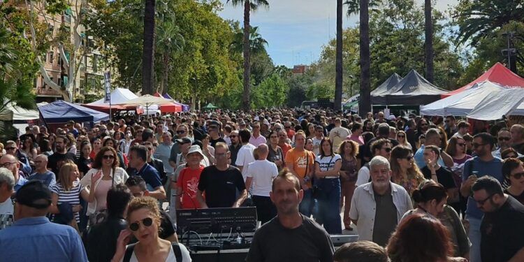 Algemesí realiza una nueva edición de la feria del picante más grande de Europa