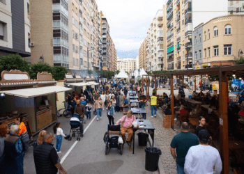 Fira Alzira Oberta 2024 llega con 90 expositores, zona de tapas, música, actividades y automoción