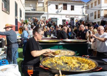 Llombai presenta la segunda edición de su feria gastronómica dedicada al arroz, el kaki y la naranja