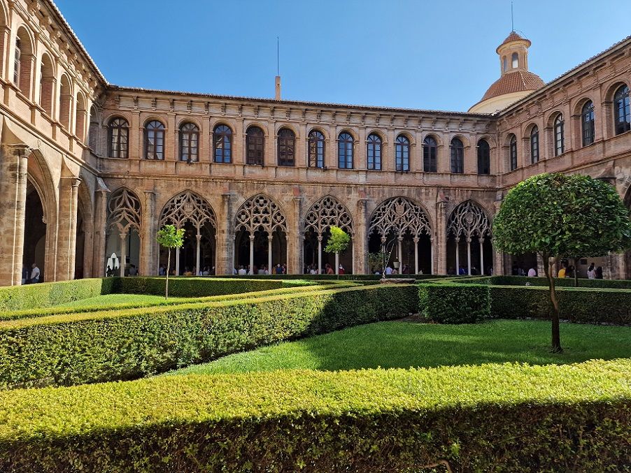 Jornada de puertas abiertas en la antigua Capitanía General de Valencia por la Fiesta Nacional