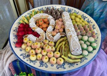 Estos son los premios a la mejor mocadorà y los mejores escaparates por Sant Donís 2024