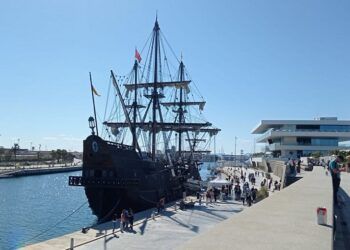 Vuelve a Valencia la Nao Victoria, una réplica del navío que realizó la primera vuelta al mundo