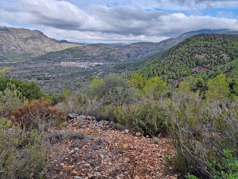 La Senda Barranc Fondo y el Camí dels Pialatos, una bella ruta por antiguos caminos de Lorcha