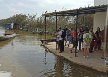 Nuevas rutas guiadas gratuitas para descubrir pueblos de l´Horta Sud a pie o la Albufera en barca