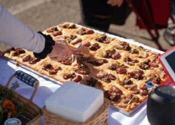 Así es la Coca de Fira, una rica tradición que Ontinyent celebra de manera especial en noviembre