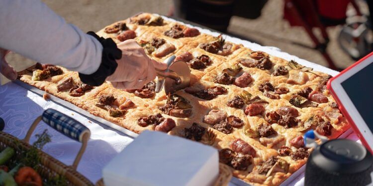 Así es la Coca de Fira, una rica tradición que Ontinyent celebra de manera especial en noviembre