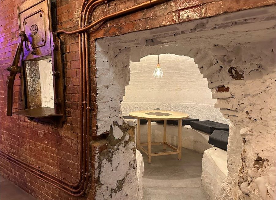 Así es el original gastrobar de Valencia donde comer en el interior de un antiguo horno tradicional