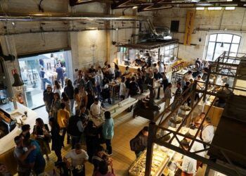 Las bodegas de la Toscana valenciana llegan a la ciudad de Valencia con catas y feria del vino