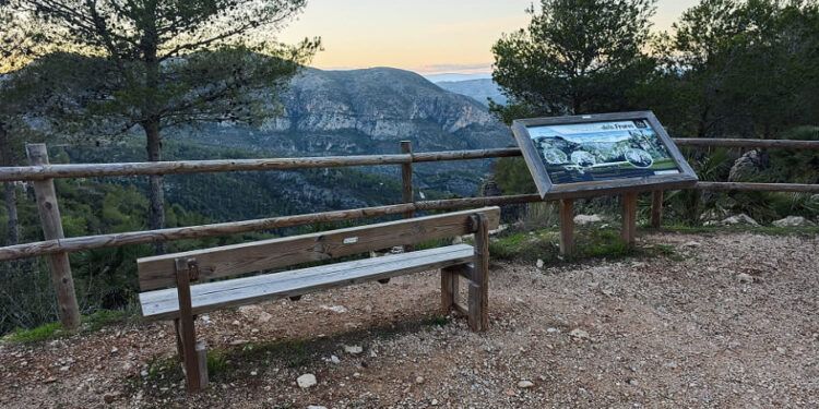 El Mirador dels Frares, un pequeño balcón con vistas que transmite paz y tranquilidad