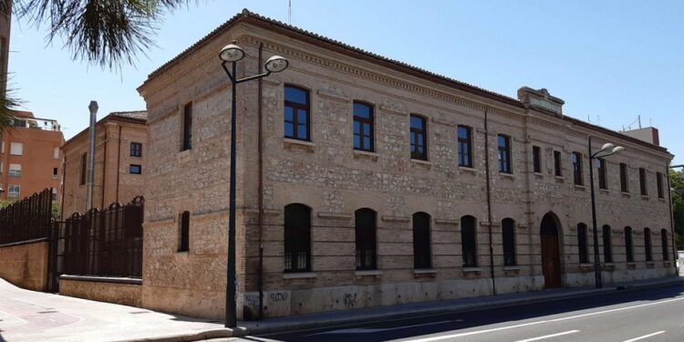 Un siglo de historia de la antigua cárcel de mujeres de Valencia que hoy es un colegio público