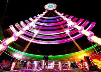 La Feria de Atracciones de Valencia se despide con 3 días de precios populares en las atracciones