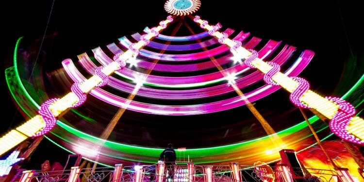 La Feria de Atracciones de Valencia se despide con 3 días de precios populares en las atracciones