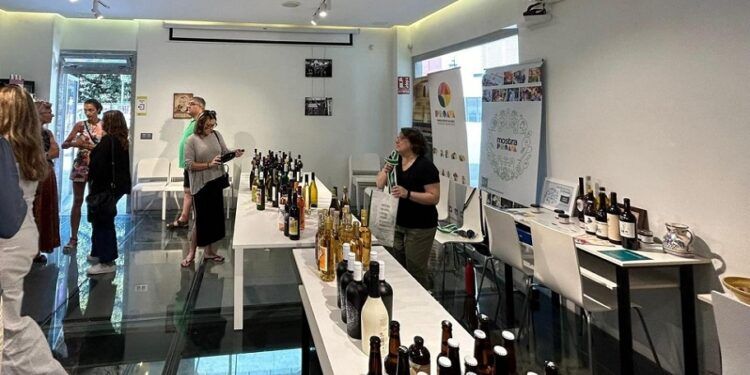 Mostra solidaria y ecológica de productos de la Comunitat Valenciana en el centro de Valencia
