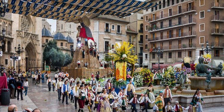 Ofrenda Fallas 2025, toda la información con horarios, recorridos, novedades y colores de ramos