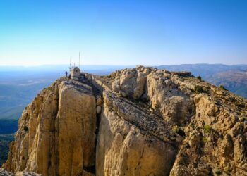 Penyagolosa, a ras de cel: encantos y experiencias en torno a la montaña más alta de Castellón