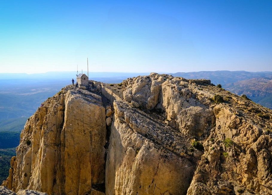 Penyagolosa, a ras de cel: encantos y experiencias en torno a la montaña más alta de Castellón
