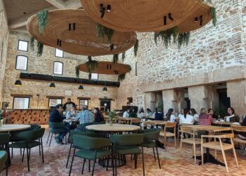 Tradere, un rincón moncadense recuperado como hotel, restaurante y residencia de estudiantes