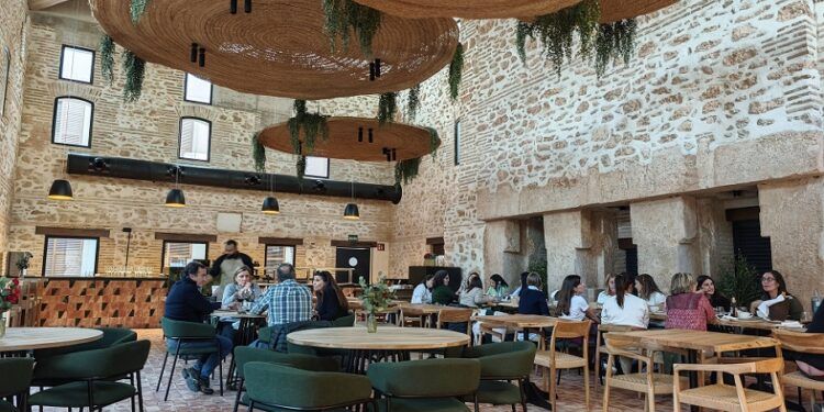 Tradere, un rincón moncadense recuperado como hotel, restaurante y residencia de estudiantes