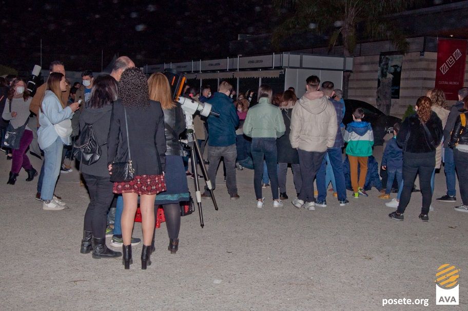 Nueva observación astronómica gratuita en los Jardines de Viveros de Valencia