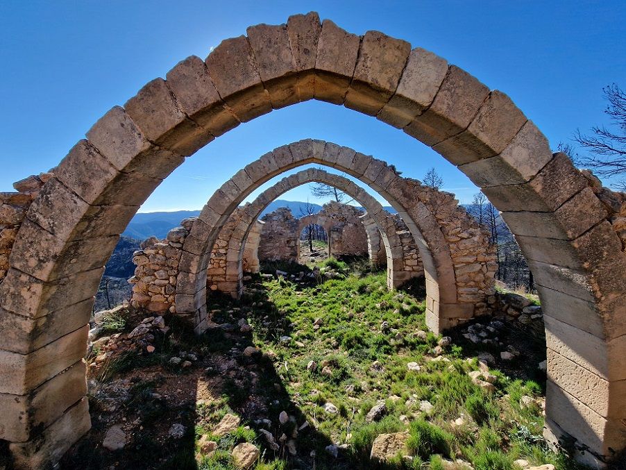La Ermita de San Cristóbal, los restos de un templo realizado en un lugar telúrico lleno de energía