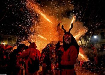 Exposición de coches antiguos, Día de la Torrà y gran correfoc este fin de semana en Campanar