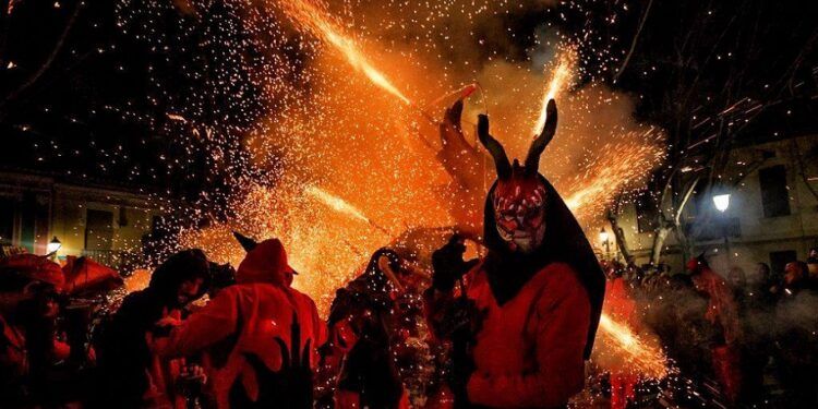 Exposición de coches antiguos, Día de la Torrà y gran correfoc este fin de semana en Campanar