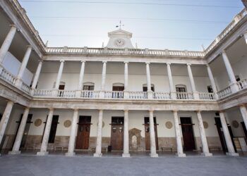 Doble muestra gratuita para conocer la Valencia sicalíptica y las prisiones de la inmediata posguerra