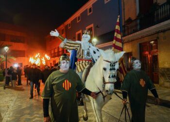Por Sant Antoni Abat el Rei Pàixaro, una fiesta única en la Comunitat Valenciana