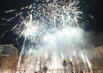 Más de 300 fuegos artificiales a la vez iluminarán Valencia en L’Alba de les Falles 2025