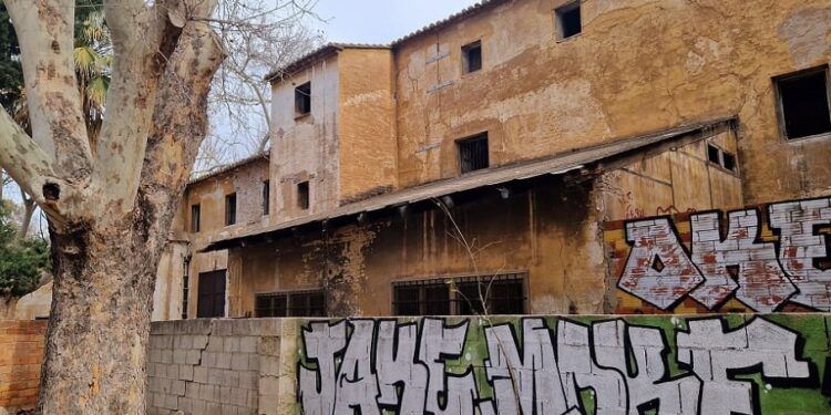 Valencia muestra la historia de la ruinosa Alquería Beato Gaspar Bono, previa a su rehabilitación