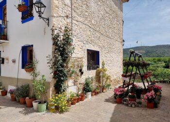 Aras de los Olmos prepara un nuevo concurso de jardines efímeros en sus calles y fachadas