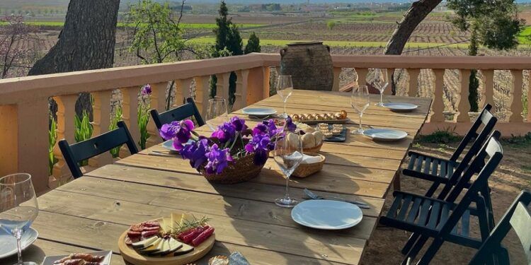 «Este San Valentín…Díselo con Enoturismo»: experiencias románticas para descubrir Utiel-Requena