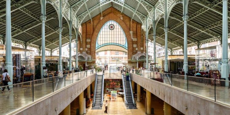El Mercado de Colón acogerá dos mercados falleros con artesanía, moda y complementos