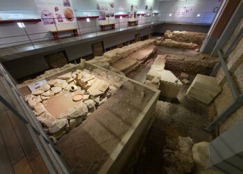 Silla oculta un museo gratuito, asentado sobre una villa romana, que cuenta con una torre árabe