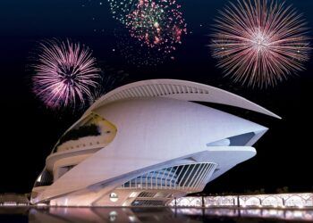 Vive en el Palau de Les Arts de Valencia la noche más espectacular de las Fallas