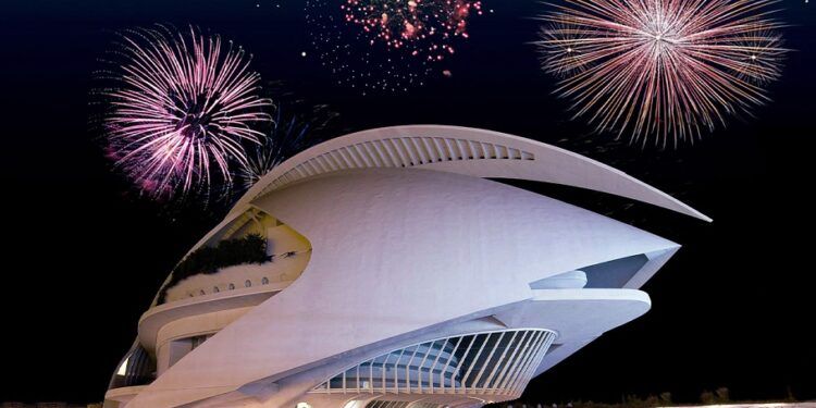 Vive en el Palau de Les Arts de Valencia la noche más espectacular de las Fallas