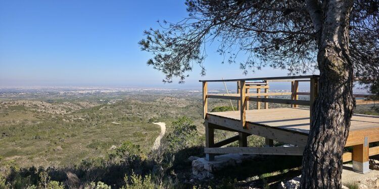 La Ruta dels Miradors de Llombai, un recorrido fácil con privilegiadas vistas a un paso de Valencia
