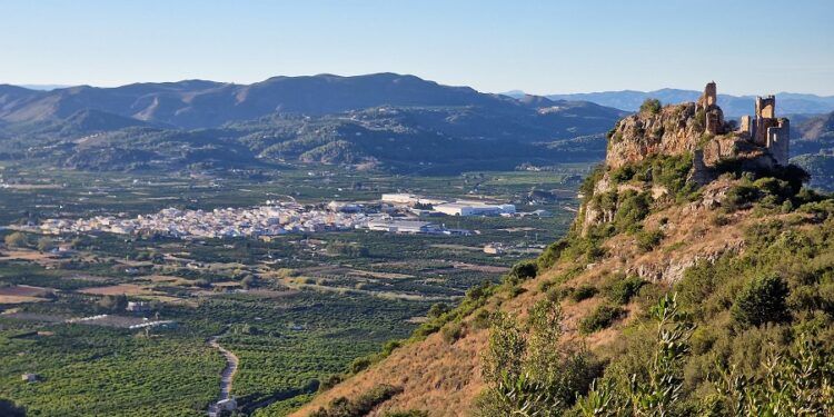 Siete castillos para visitar en cualquier momento en la comarca valenciana de la Safor