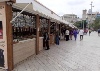 El mercado de la Escuraeta regresa a la plaza de la Reina de Valencia