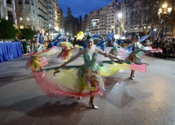 La Cabalgata del Ninot recorrerá este domingo el centro de Valencia con miles de falleros