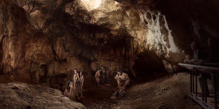 El yacimiento de la Cova de l’Or retoma este fin de semana su programa de visitas guiadas