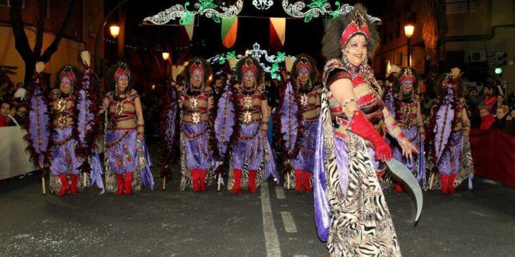 Gran entrada morocristiana en Valencia estas Fallas para llenar de fiesta el barrio de Patraix