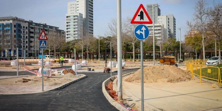 Torrent inaugura con una fiesta su nuevo Parque de Educación Vial y un gran barco pirata