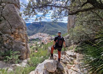 El Pico del Ave, la ruta de Dos Aguas que conduce a una emblemática cima de la Hoya de Buñol